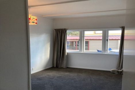 Photo of property in 15 Hattaway Avenue, Bucklands Beach, Auckland, 2012
