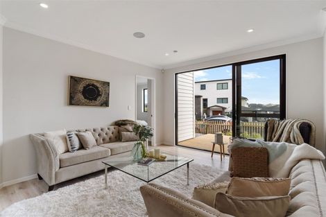 Photo of property in 44 Drumbuoy Drive, Flat Bush, Auckland, 2019