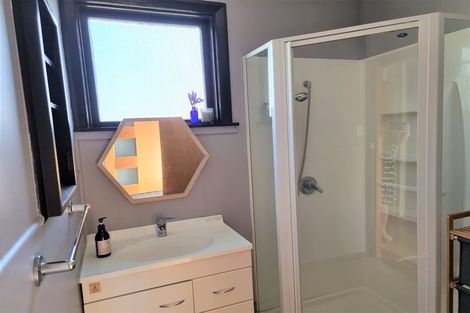 Photo of property in 103 Waikawa Road, Picton, 7220