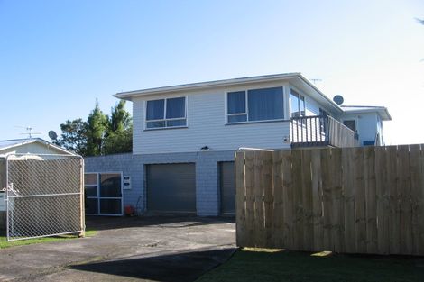 Photo of property in 45 Bodi Place, Te Atatu South, Auckland, 0610