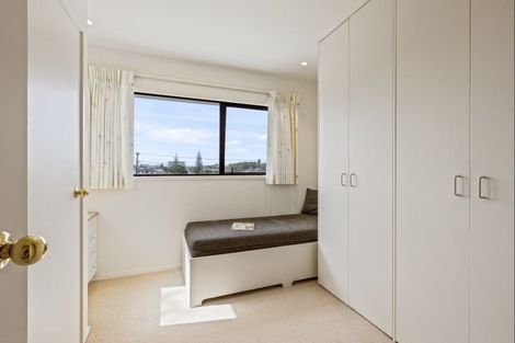 Photo of property in 15f Puriri Avenue, Orewa, 0931