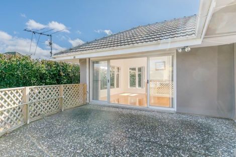 Photo of property in 2/1280 New North Road, Avondale, Auckland, 1026