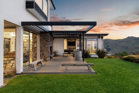 Photo of property in 21 Parkridge Place, Mount Pleasant, Christchurch, 8081