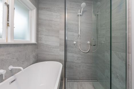 Photo of property in 94 Avondale Road, Avondale, Christchurch, 8061