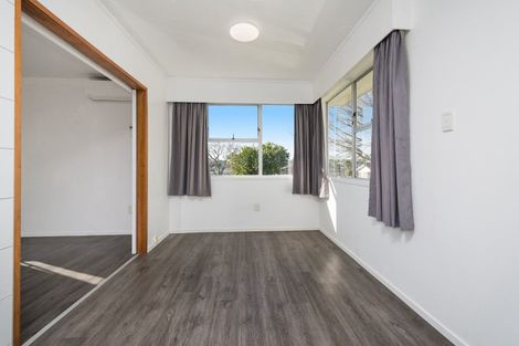 Photo of property in 52 Cockayne Crescent, Sunnynook, Auckland, 0620