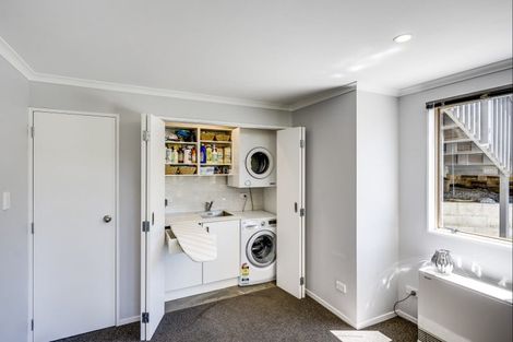 Photo of property in 4 Bracken Street, Hospital Hill, Napier, 4110