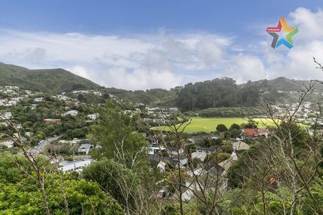 Photo of property in 28 Woodhouse Avenue, Karori, Wellington, 6012