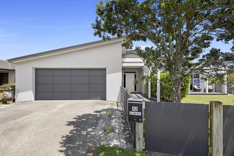 Photo of property in 32 Redwood Crescent, Hurdon, New Plymouth, 4310