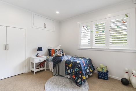 Photo of property in 17 West End Road, Herne Bay, Auckland, 1022