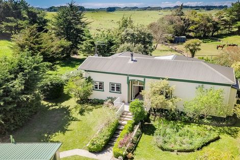 Photo of property in 191 Swamp Road, Te Horo, Otaki, 5581
