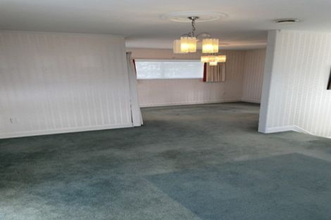 Photo of property in 2/24 Cherub Place, West Harbour, Auckland, 0618