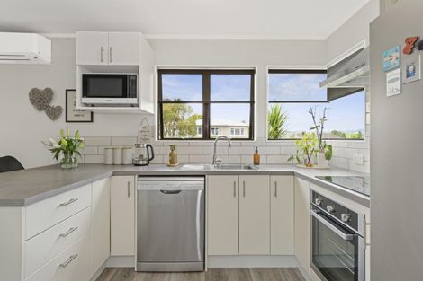 Photo of property in 11a Hilltop Road, Parkvale, Tauranga, 3112