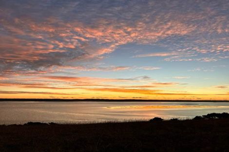 Photo of property in 24 Te Wairoa Lane, Tinopai, 0593