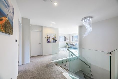 Photo of property in 12 Midhurst Avenue, Henderson, Auckland, 0612