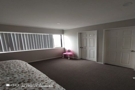 Photo of property in 12 Tavua Lane, Ranui, Auckland, 0612