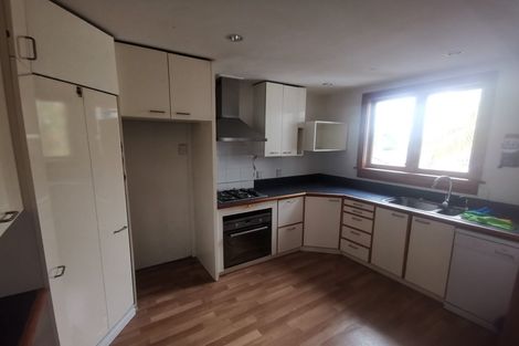 Photo of property in 18 Waiohua Road, Greenlane, Auckland, 1061