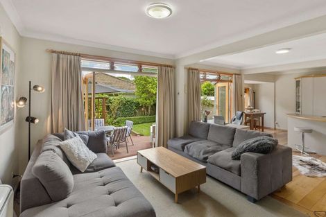 Photo of property in 21 Parata Street, Hokowhitu, Palmerston North, 4410