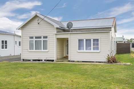 Photo of property in 10 Stuckey Street, Levin, 5510