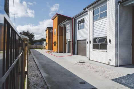 Photo of property in 79a Russell Road, Manurewa, Auckland, 2102