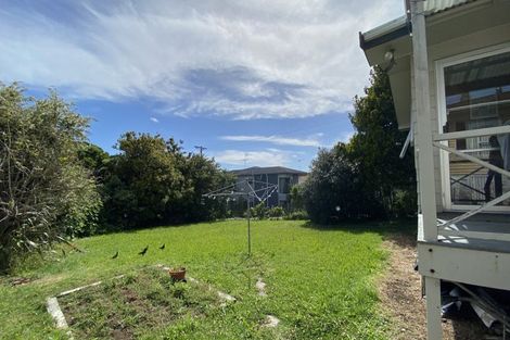 Photo of property in 15 Raleigh Road, Northcote, Auckland, 0627