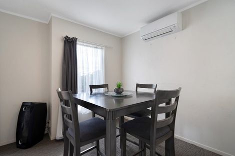 Photo of property in 19 Lilburn Crescent, Massey, Auckland, 0614