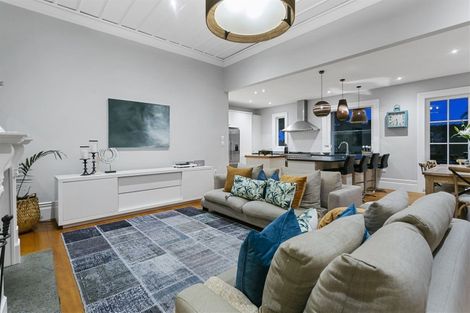 Photo of property in 29 Seaview Avenue, Northcote, Auckland, 0627