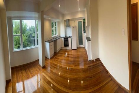 Photo of property in 23 Huntingdon Street, Northland, Wellington, 6012