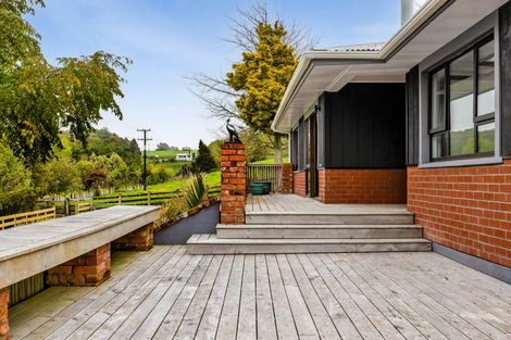 Photo of property in 8 Clearview Road, Lepperton, New Plymouth, 4373