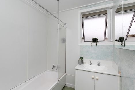 Photo of property in 19 Leon Place, Waitara, 4320