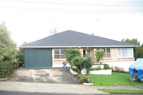 Photo of property in 10 Gibson Place, Mellons Bay, Auckland, 2014