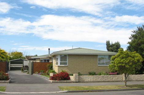 Photo of property in 26 Royal Park Drive, Parklands, Christchurch, 8083