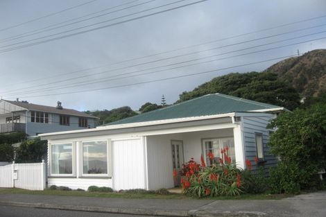 Photo of property in 5 The Parade, Paekakariki, 5034