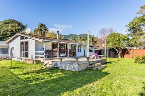 Photo of property in 30 Hookway Grove, Paraparaumu, 5032