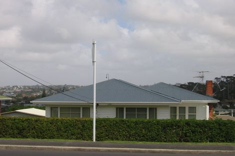 Photo of property in 200 East Coast Road, Forrest Hill, Auckland, 0620