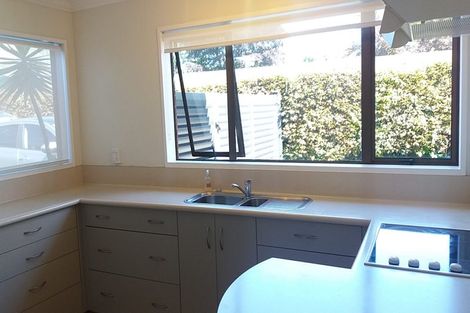 Photo of property in 17a Kowhai Grove, Waikanae, 5036