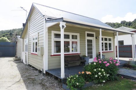 Photo of property in 6 Herald Street, Reefton, 7830