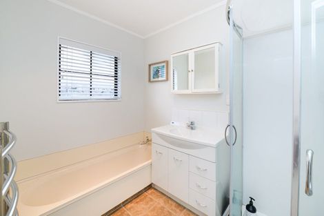 Photo of property in 57 Raglan Avenue, Cloverlea, Palmerston North, 4412