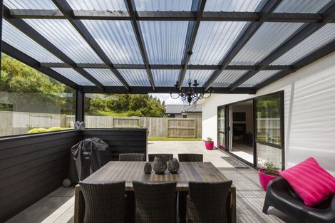 Photo of property in 5 Freedom Drive, Kelvin Grove, Palmerston North, 4414