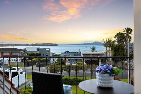 Photo of property in 24 Takutai Avenue, Bucklands Beach, Auckland, 2012