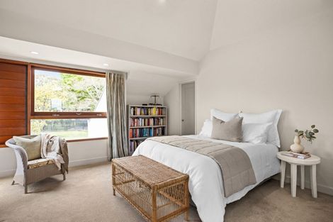 Photo of property in 1a Gillean Street, Havelock North, 4130