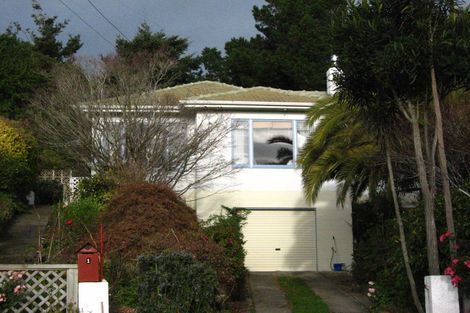 Photo of property in 1 Conway Street, Macandrew Bay, Dunedin, 9014