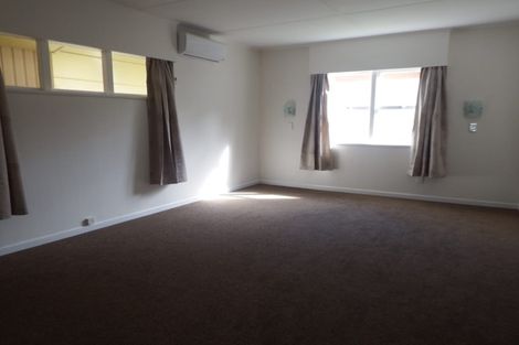 Photo of property in 2 Saint Leonard Street, Saint Johns Hill, Whanganui, 4501
