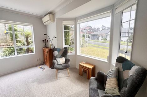 Photo of property in 19 Ravenstone Place, Chatswood, Auckland, 0626