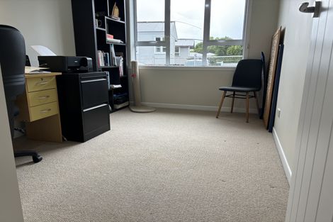 Photo of property in 22 Clinton Avenue, Te Atatu Peninsula, Auckland, 0610