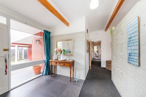 Photo of property in 1 Chilton Grove, Hokowhitu, Palmerston North, 4410