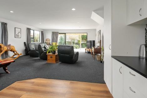 Photo of property in 43 Holdaway Street, Riversdale, Blenheim, 7201