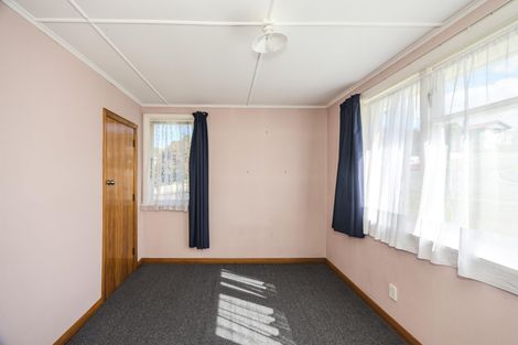 Photo of property in 1 Roach Street, Holmes Hill, Oamaru, 9401