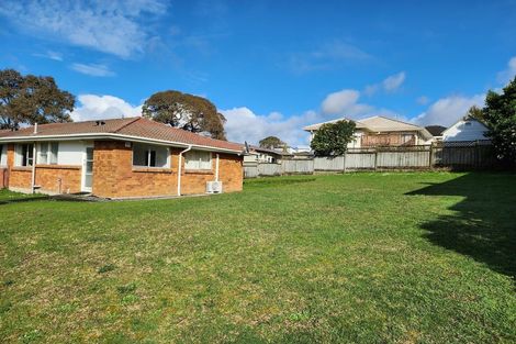 Photo of property in 1/22 La Perouse Street, Botany Downs, Auckland, 2010