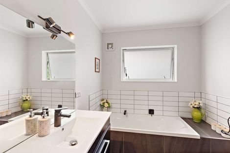 Photo of property in 1098 Queen Street East, Levin, 5571