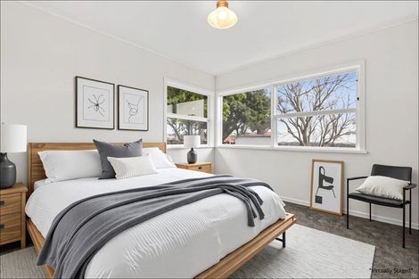 Photo of property in 19 Plumley Crescent, Mangere, Auckland, 2022